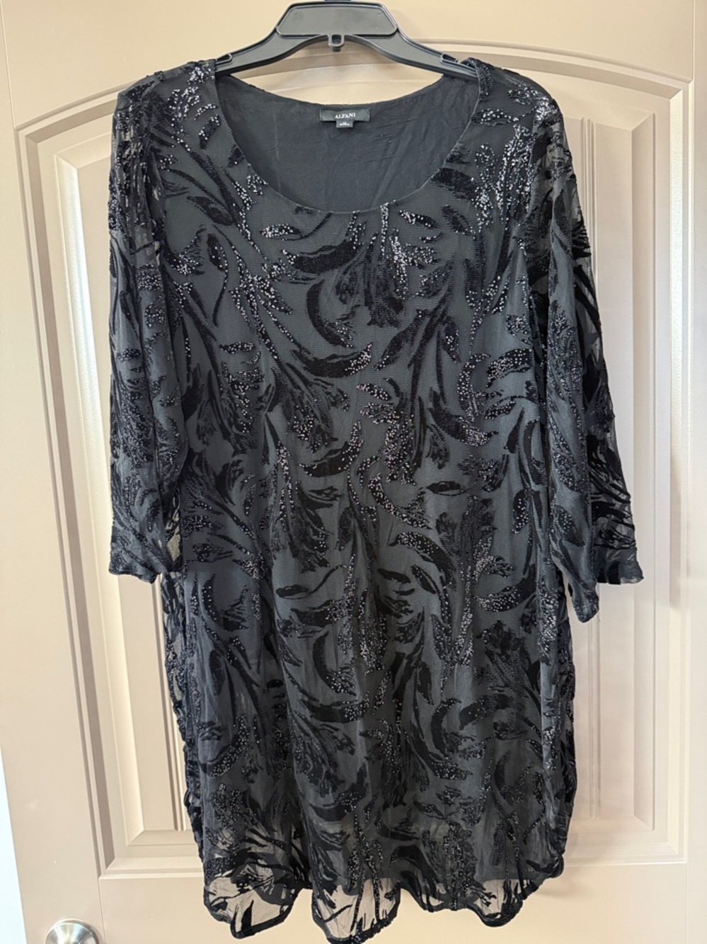 Alfani Black Women's Top 1X with Classic Label - Picture 2 of 3